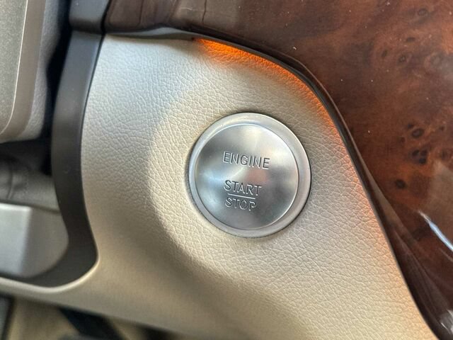 Used 2015 Mercedes-Benz GL 550 4MATIC image 29