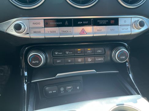 Used 2021 Kia Stinger GT2 RWD image 26