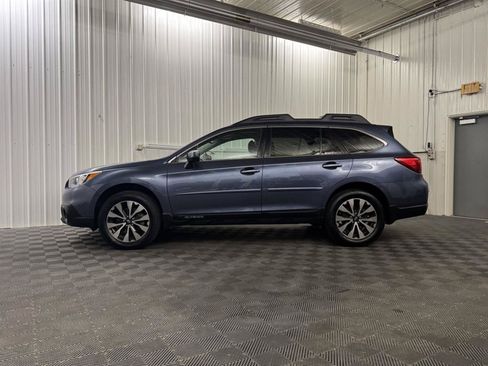Used 2017 Subaru Outback 2.5i Limited w/ Popular Package #5 AWD/4WD image 2