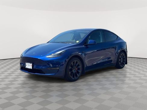 Used 2023 Tesla Model Y Performance AWD/4WD image 3