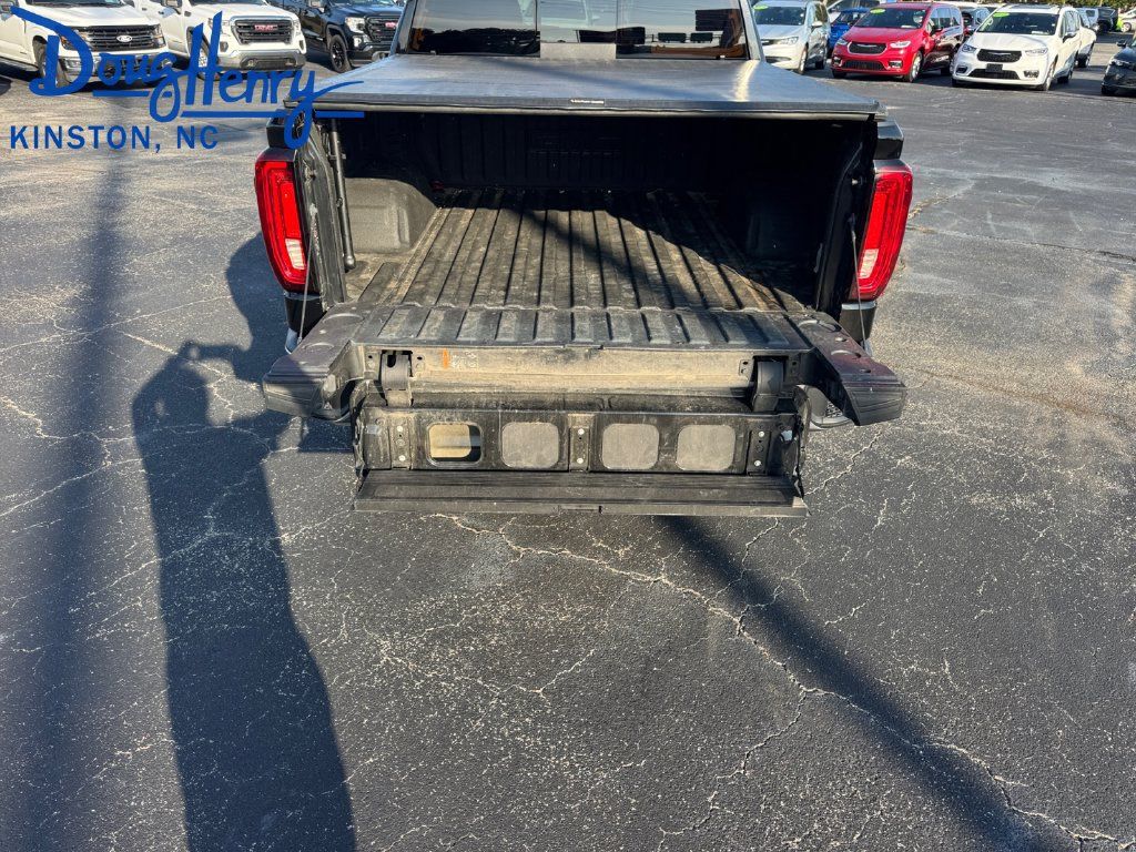 Used 2024 GMC Sierra 1500 SLT w/ SLT Premium Plus Package AWD/4WD image 17