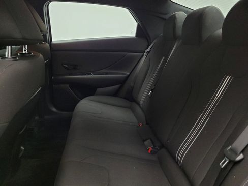 Used 2025 Hyundai Elantra Sport FWD image 18