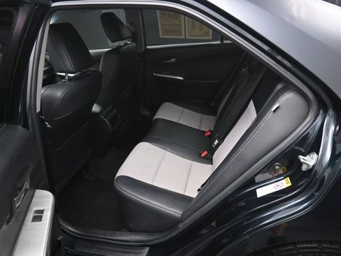Used 2012 Toyota Camry SE FWD image 27