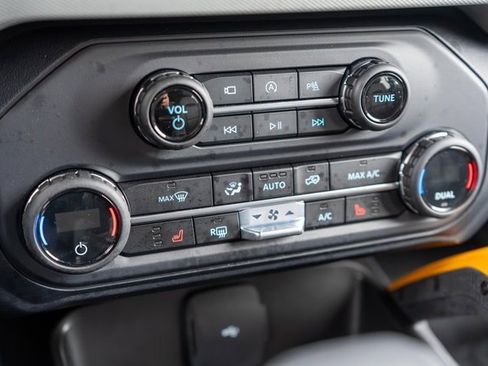 Used 2023 Ford Bronco Badlands w/ Sasquatch Package image 38