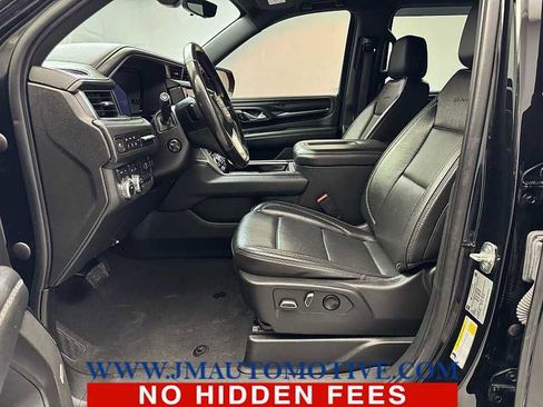 Used 2022 GMC Yukon XL Denali w/ Denali Premium Package image 13