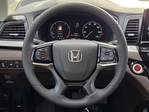 New 2026 Honda Odyssey Touring image 15