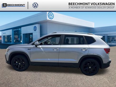 Used 2023 Volkswagen Taos SE w/ Panoramic Sunroof Package AWD/4WD image 4