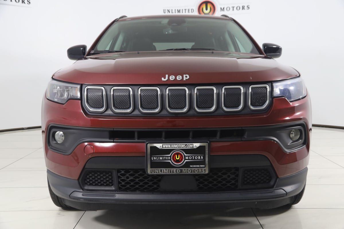 Used 2022 Jeep Compass Latitude w/ Sun and Sound Group AWD/4WD image 47