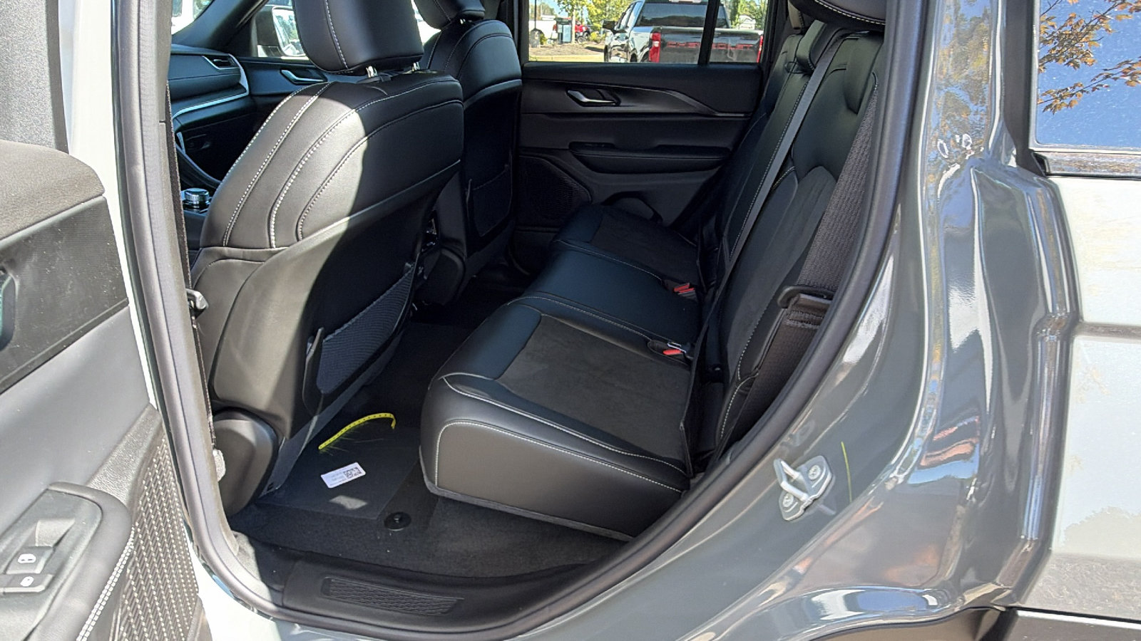 New 2027 Jeep Grand Cherokee Laredo X AWD/4WD image 20