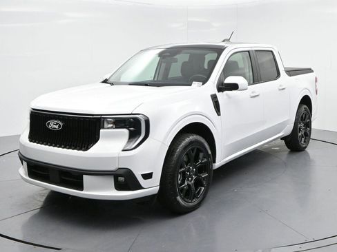 Used 2025 Ford Maverick Lobo AWD/4WD image 3