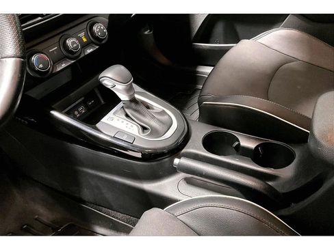 Used 2020 Kia Forte GT-Line image 18