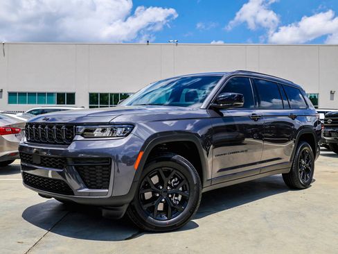 Used 2026 Jeep Grand Cherokee L 2WD image 1