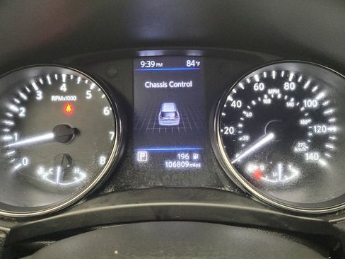 Used 2020 Nissan Rogue SV FWD image 23