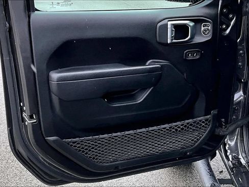 Used 2022 Jeep Wrangler Unlimited Rubicon 4xe w/ Cold Weather Group AWD/4WD image 21