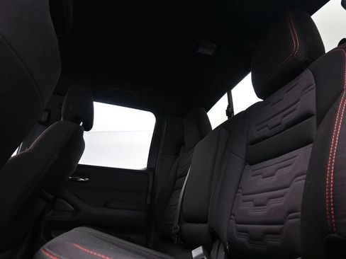 Certified 2024 Nissan Frontier Pro-X RWD image 16