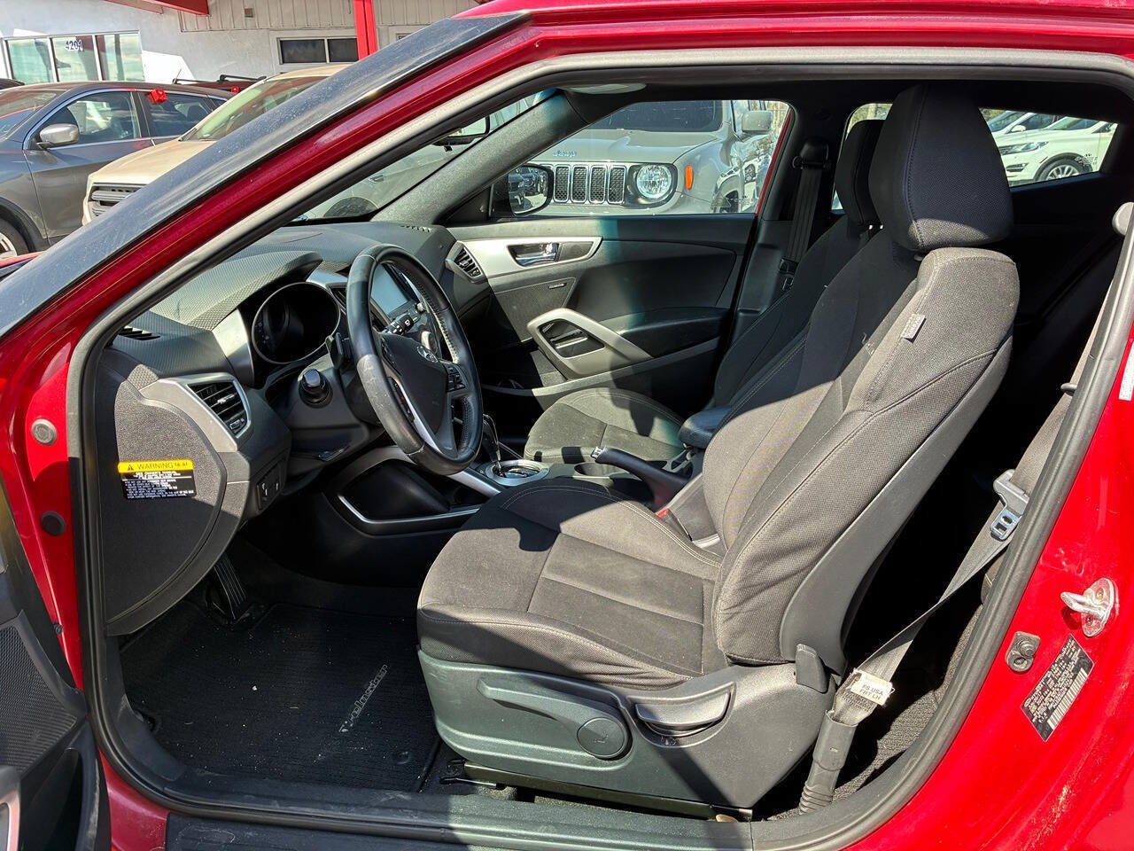 Used 2017 Hyundai Veloster Value Edition FWD image 8