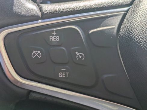 Used 2018 Chevrolet Equinox LT image 24