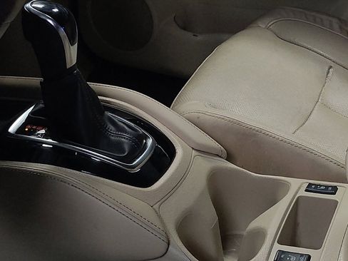 Used 2017 Nissan Rogue SL w/ SL Premium Package image 26