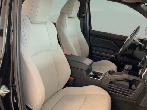 Certified 2025 Toyota 4Runner SR5 AWD/4WD image 35