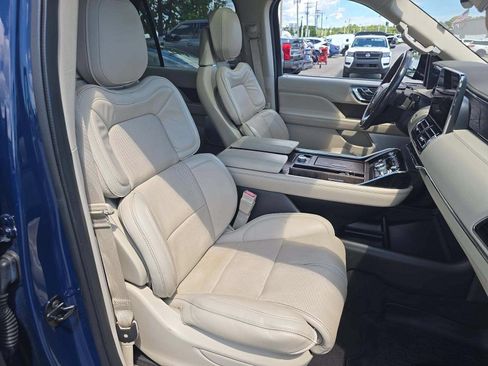 Used 2018 Lincoln Navigator Reserve w/ Technology Package AWD/4WD image 7