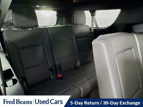 Used 2024 Chevrolet Suburban LT image 30