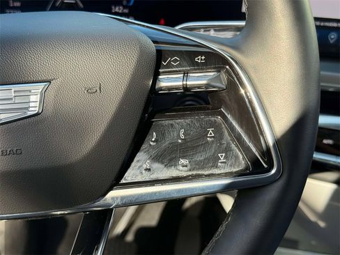 Used 2025 Cadillac Lyriq Sport image 31