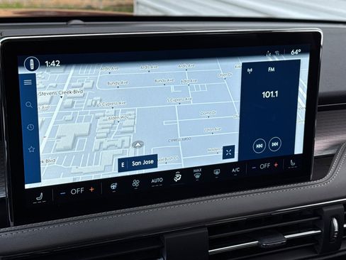 Used 2025 Lincoln Corsair Grand Touring w/ Equipment Group 302A image 18