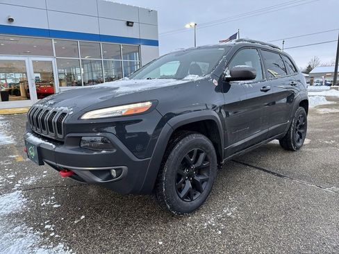 Used 2016 Jeep Cherokee Trailhawk w/ Leather Interior Group image 3