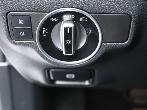 Used 2019 Mercedes-Benz GLA 250 4MATIC w/ Premium Package image 19