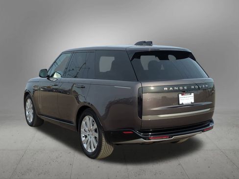 Certified 2024 Land Rover Range Rover SE image 4