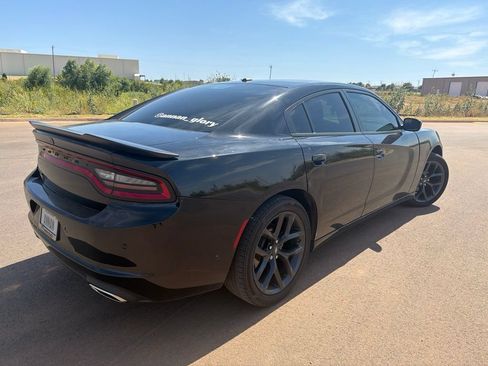 Used 2022 Dodge Charger SXT w/ Blacktop Package RWD image 8