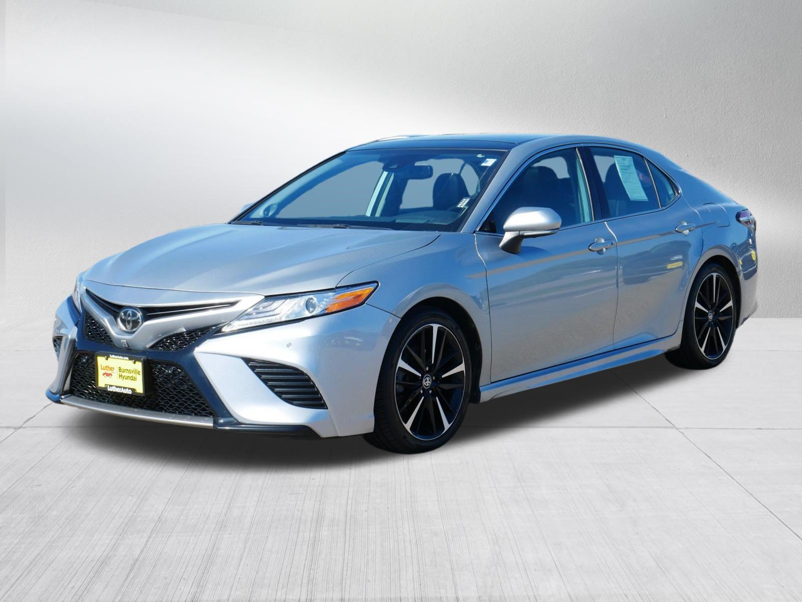 Used 2020 Toyota Camry XSE w/ Driver Assist Package FWD image 3