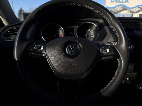 Used 2021 Volkswagen Tiguan S image 16