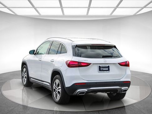 Certified 2025 Mercedes-Benz GLA 250 image 2