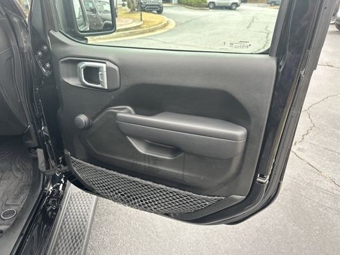 Used 2024 Jeep Wrangler Sport image 17