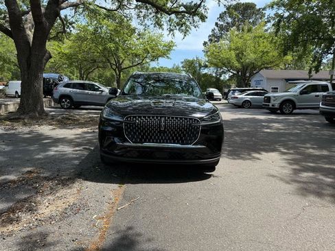 Used 2025 Lincoln Aviator Reserve w/ Illumination Package image 2