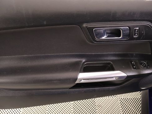 Used 2016 Ford Mustang Coupe RWD image 13
