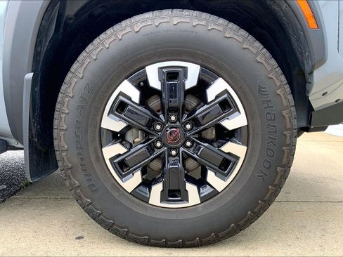 Used 2023 Nissan Frontier PRO-4X w/ Pro Convenience Package AWD/4WD image 11
