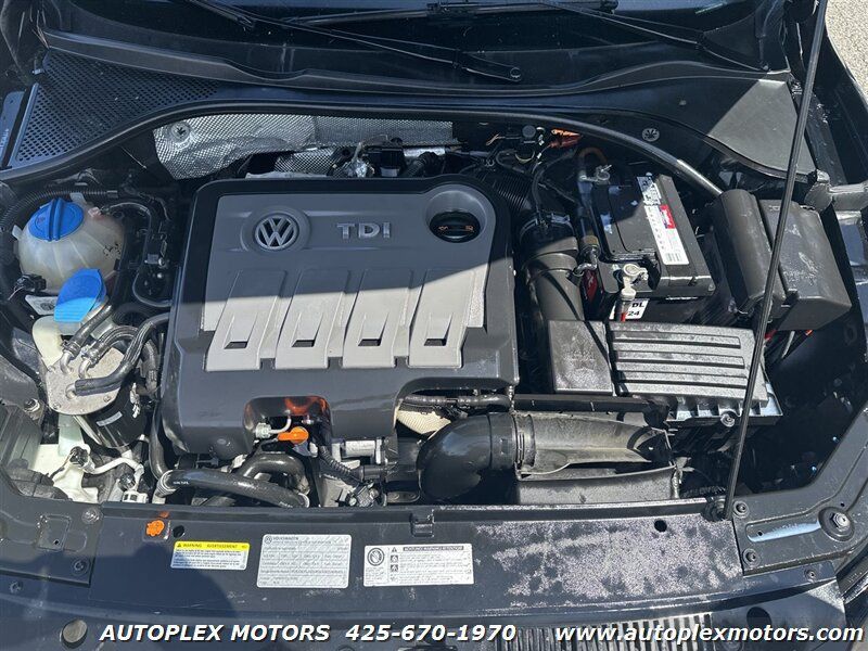 Used 2013 Volkswagen Passat TDI SEL Premium FWD image 32