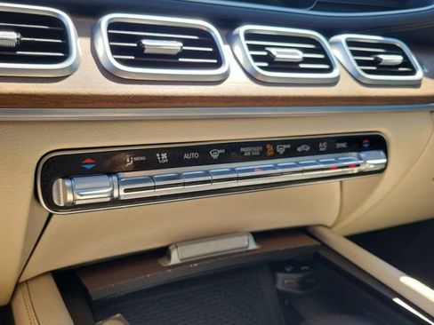 Used 2021 Mercedes-Benz GLS 450 4MATIC w/ Acoustic Comfort Package image 28