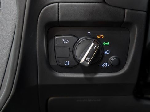 Used 2017 Audi R8 V10 plus w/ Full Leather Package image 98