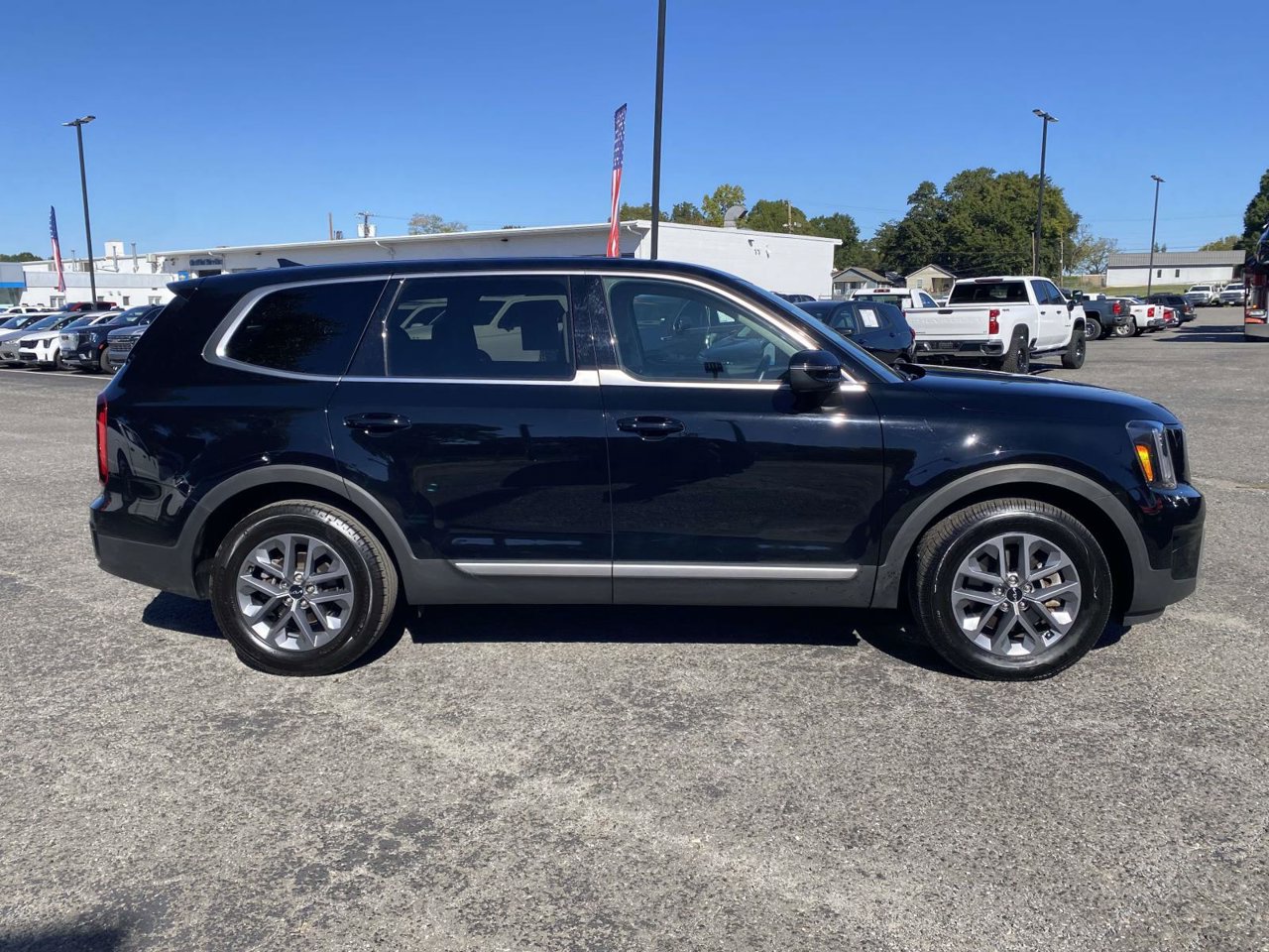 Used 2024 Kia Telluride LX AWD/4WD image 8