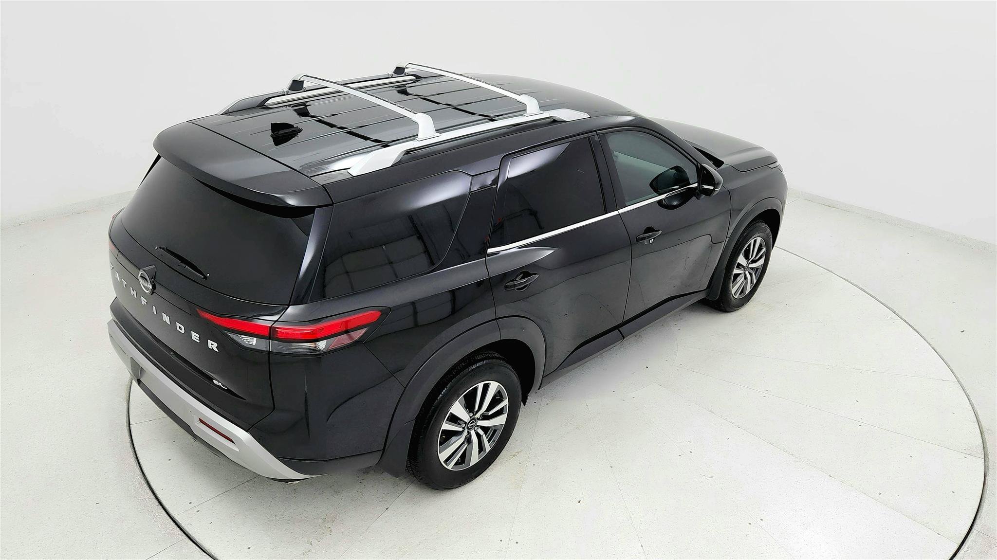 Used 2024 Nissan Pathfinder SL w/ Cargo Package FWD image 17
