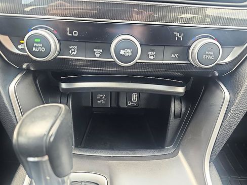Used 2018 Honda Accord Sport image 23