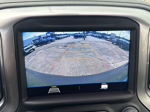 Used 2022 Chevrolet Silverado 1500 LT AWD/4WD image 29