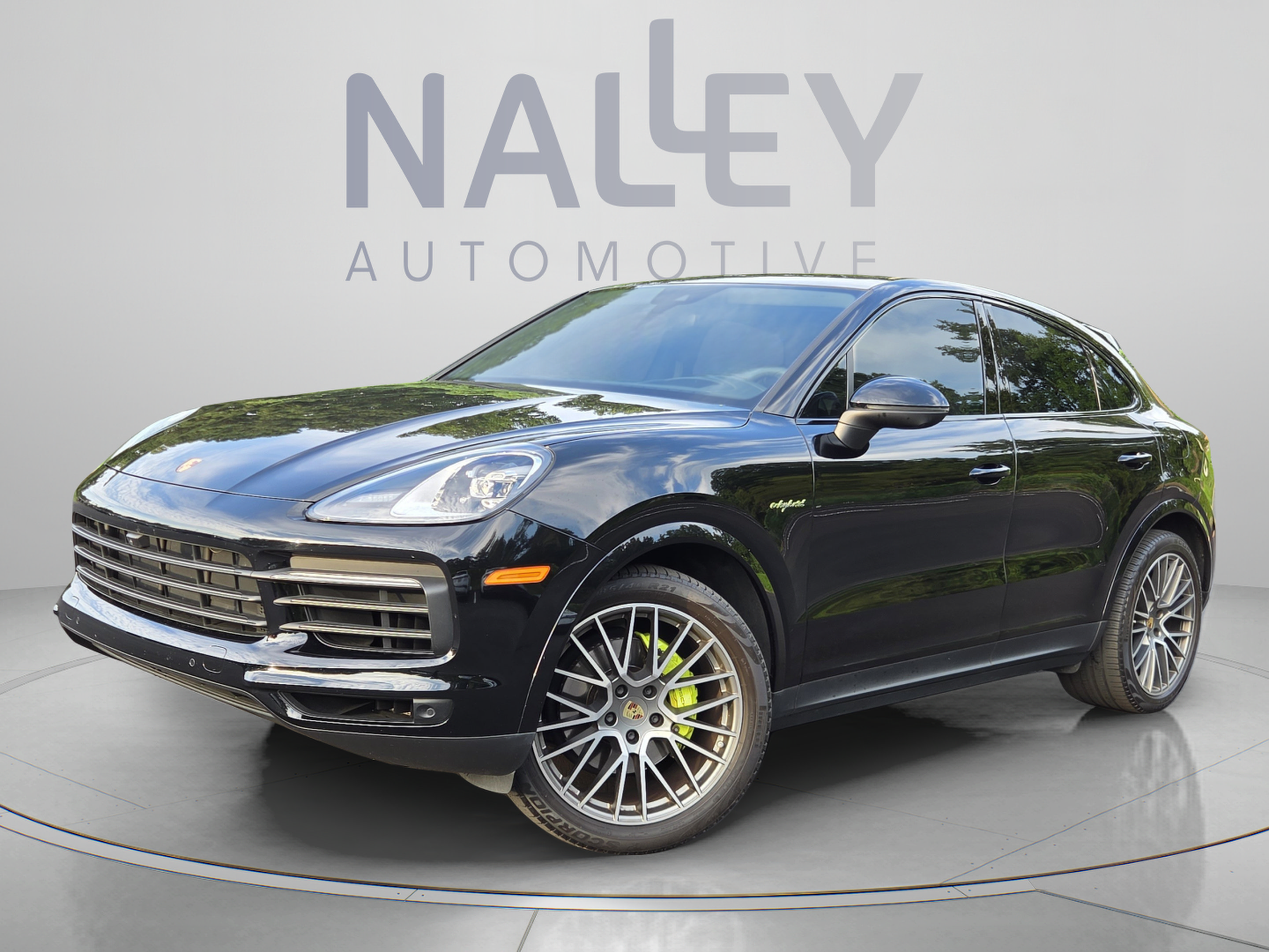 Used 2023 Porsche Cayenne Coupe AWD/4WD image 1