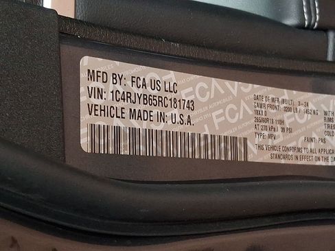 Used 2024 Jeep Grand Cherokee Limited 4xe image 26