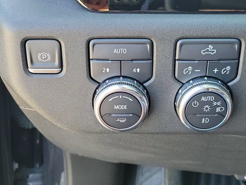 Used 2023 GMC Sierra 1500 Elevation AWD/4WD image 35