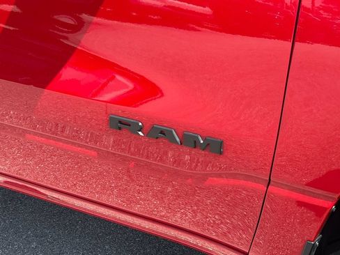 Used 2022 RAM 1500 Big Horn w/ Night Edition AWD/4WD image 10