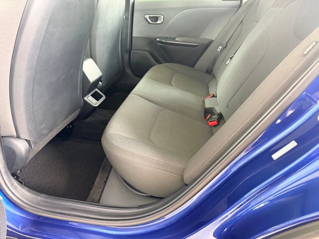 Used 2025 Kia K4 FWD image 29